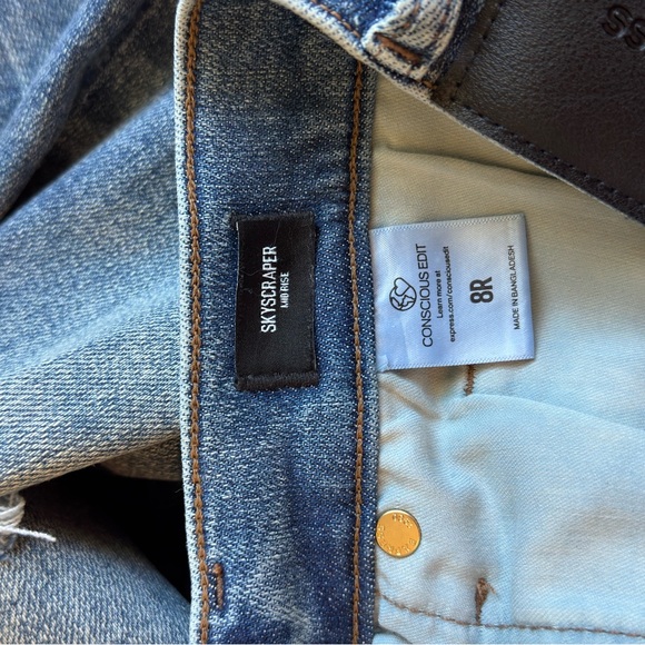 Express skyscraper midrise - Picture 6 of 6